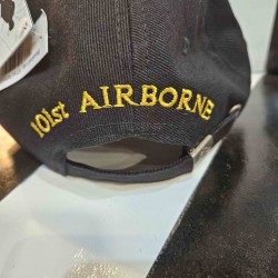CAP 101 AIRBORNE & DRAPEAU